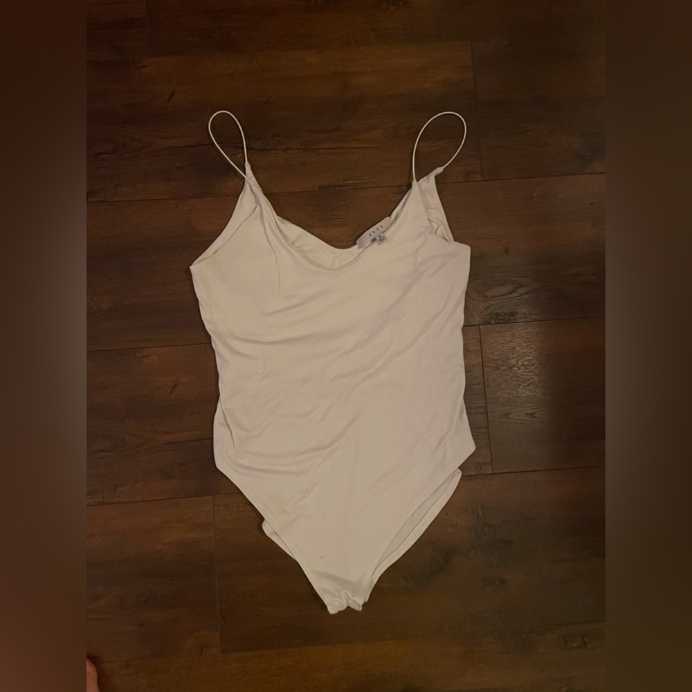M white body suit